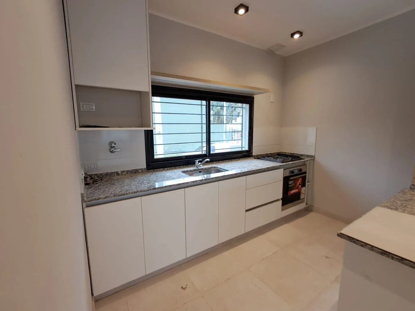 Casa a estrenar de 2 dormitorios y 2 baños en alquiler, foto 4