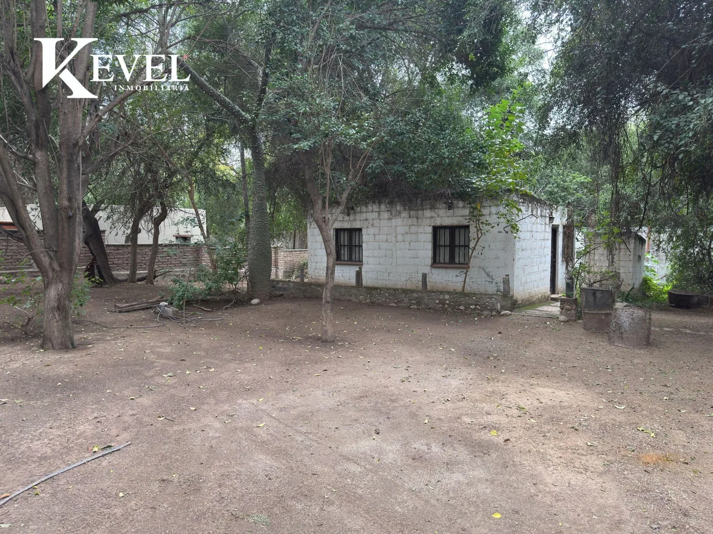 Casa con quincho y parque amplio