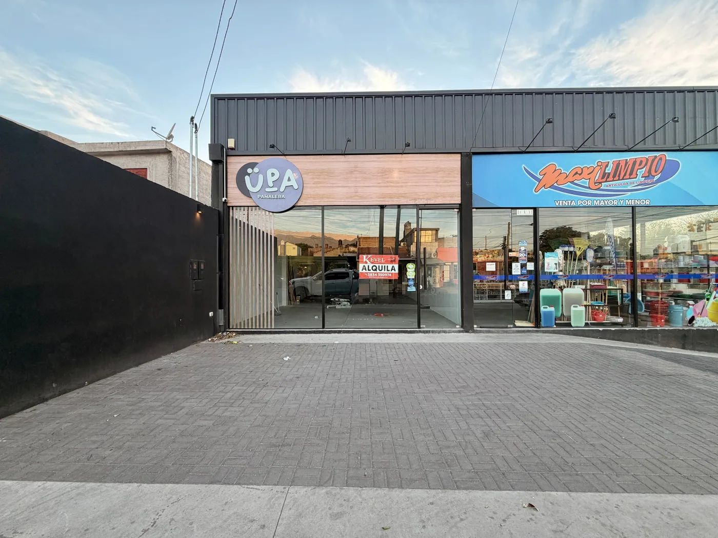 Local comercial sobre av. Ahumada y barros