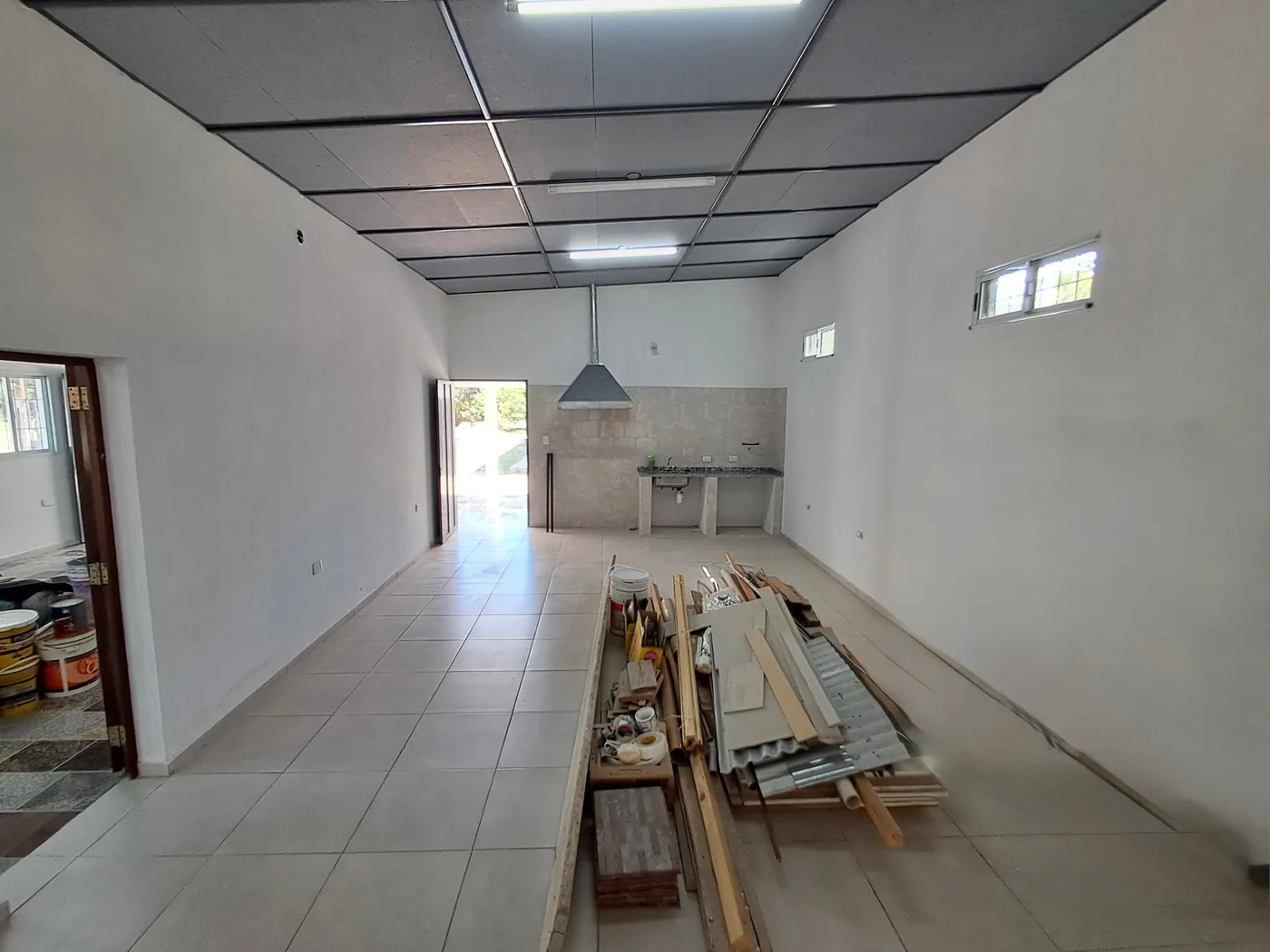 2 locales sobre ruta 1 con pileta y quincho, lista para escriturar, foto 4