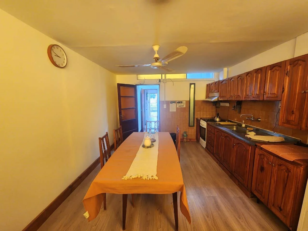 Departamento en alquiler c/ cochera, foto 2