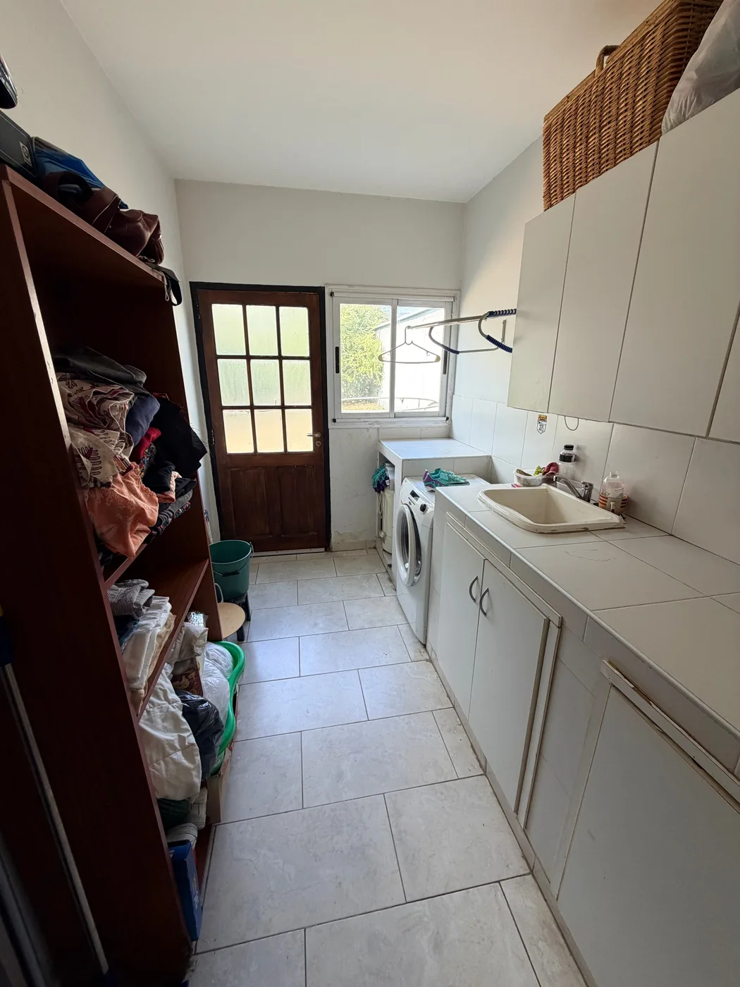 Importante casa de 4 dormitorios sobre av. Illia, foto 7