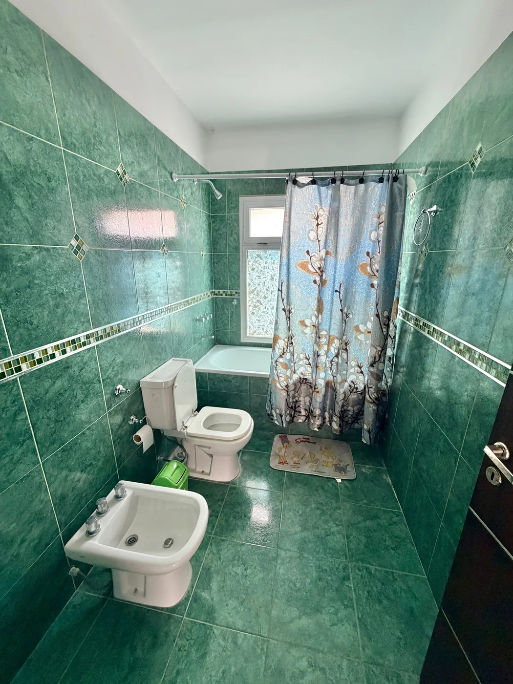 Importante casa de 4 dormitorios sobre av. Illia, foto 9