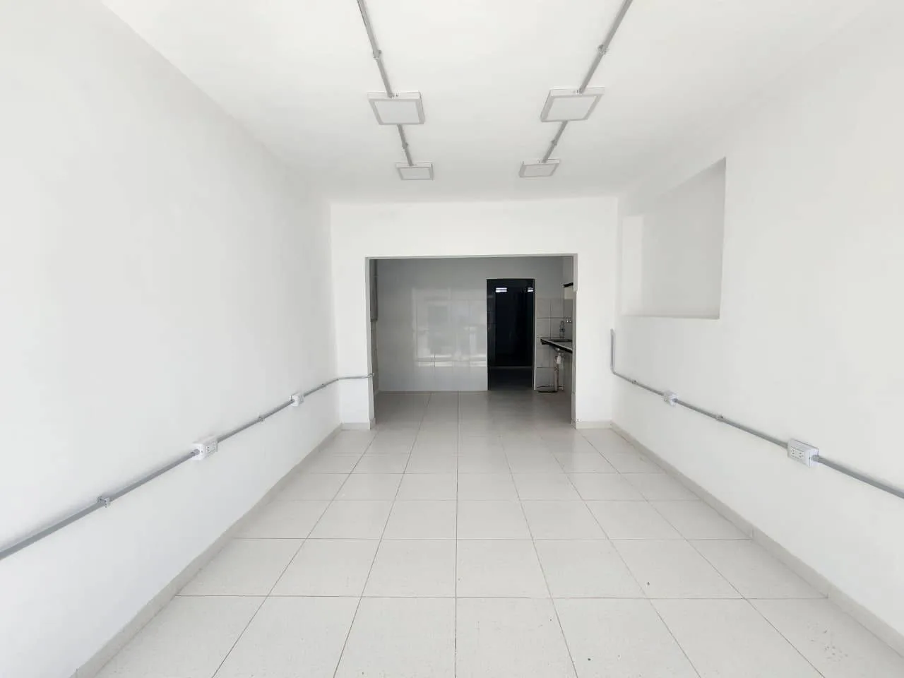 Local comercial en alquiler, foto 2