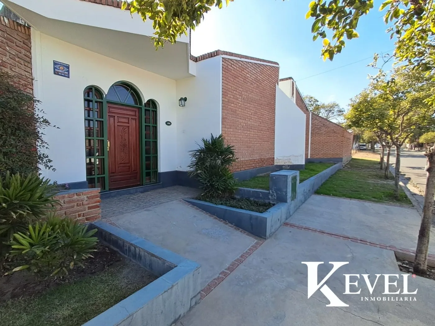 Casa zona la chacarita de 3 dormitorios y entrada para vehiculo