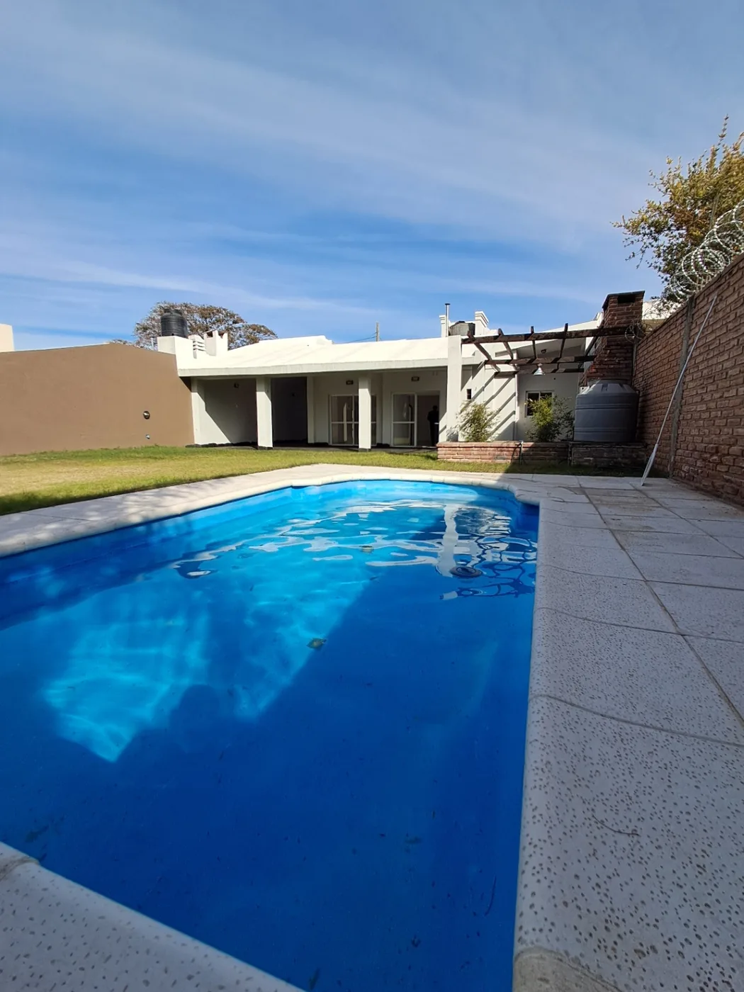 Casa de 2 dormitorios con pileta y patio