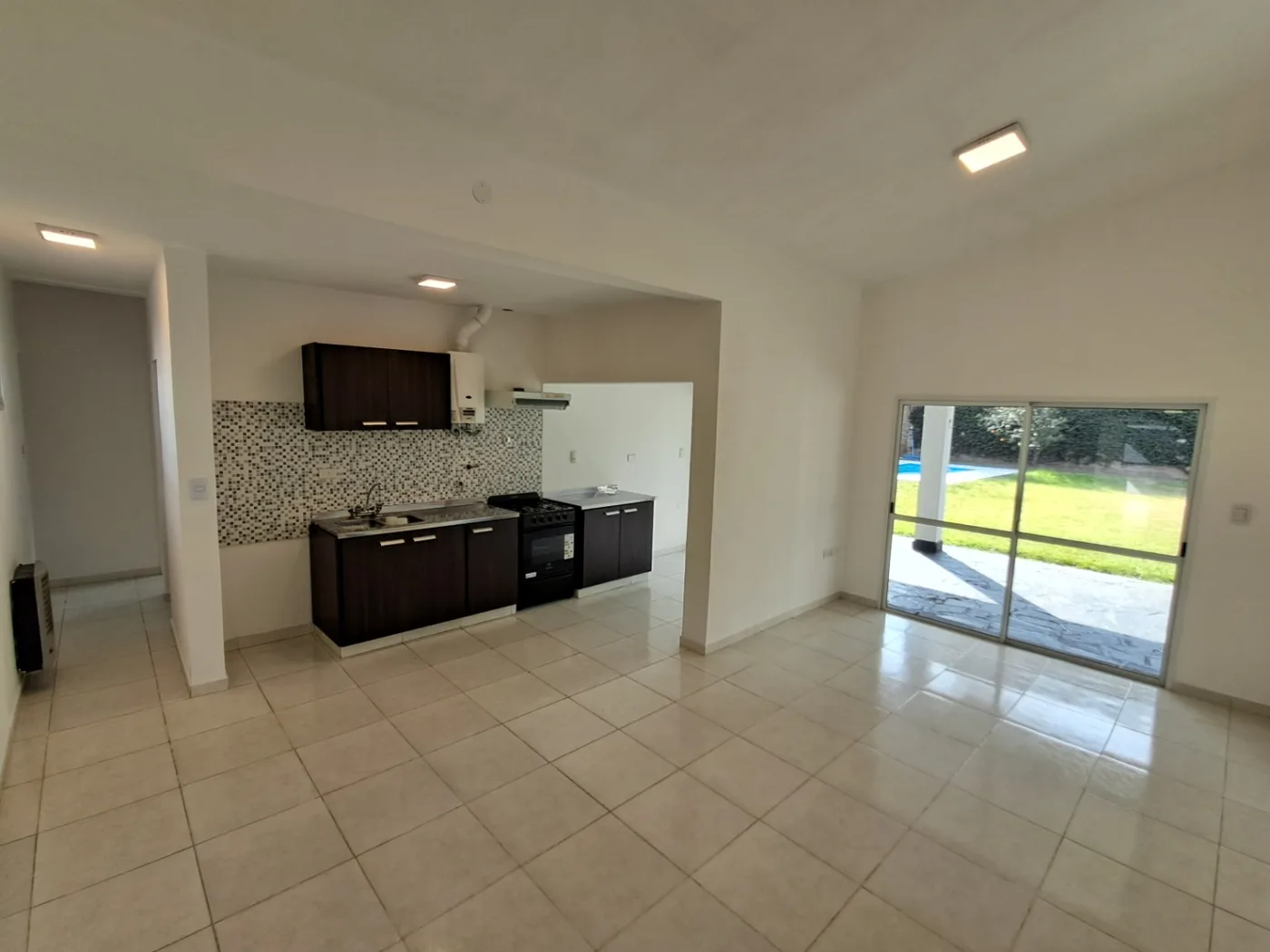 Casa de 2 dormitorios con pileta y patio, foto 10