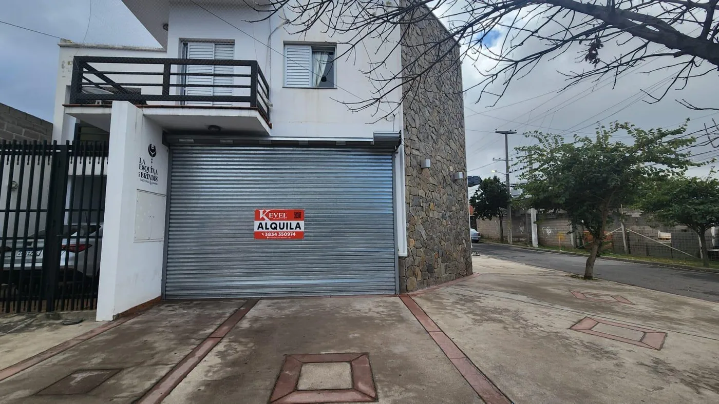 Local comercial sobre av. Guemes