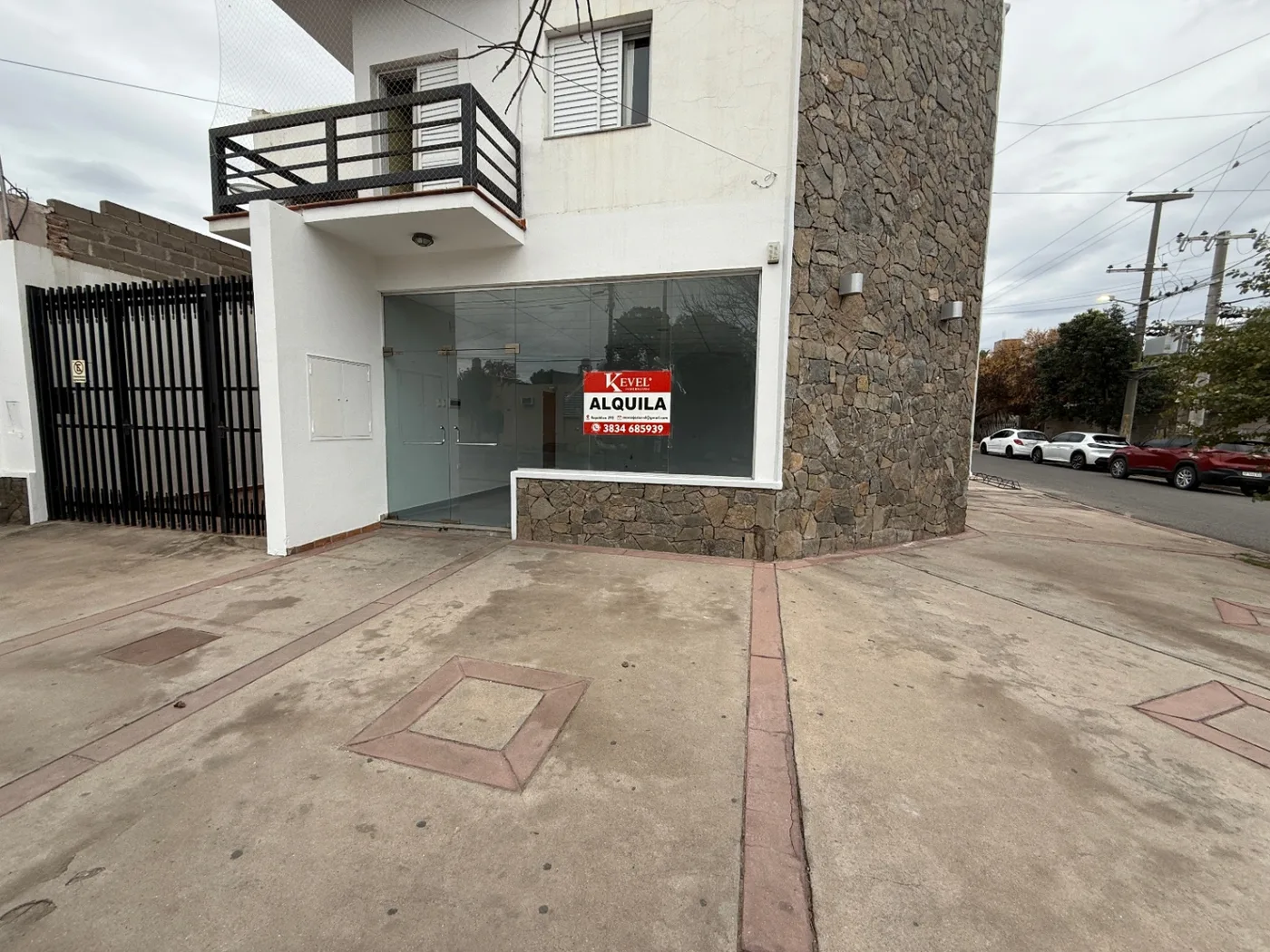 Local comercial sobre av. Guemes, foto 4