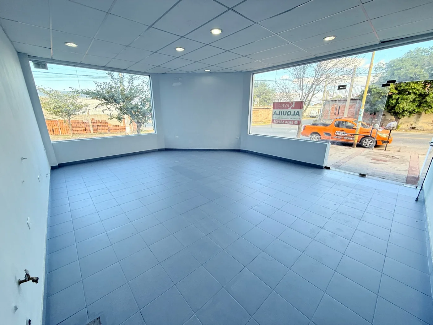 Local comercial sobre av. Guemes, foto 5