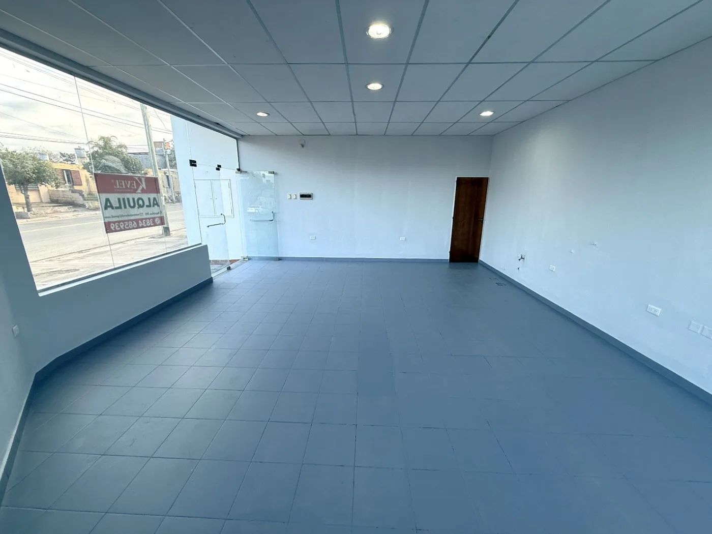 Local comercial sobre av. Guemes, foto 6