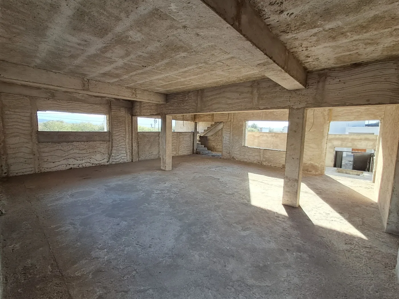 Importante propiedad esquina de 5 dormitorios, 3 baños y pileta, foto 6