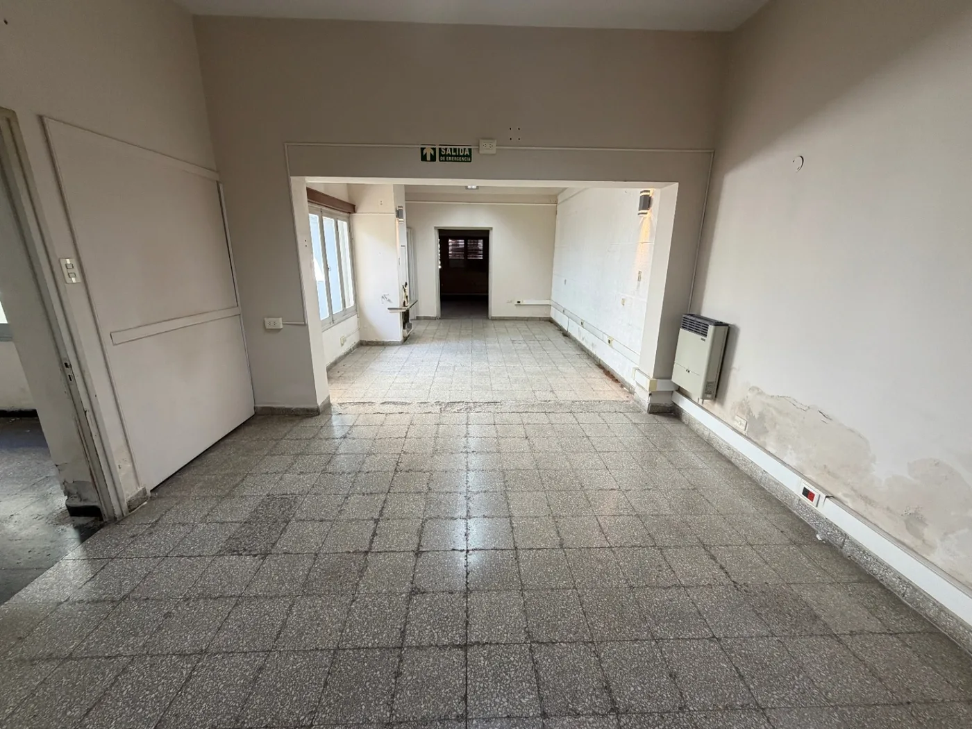 Propiedad para uso de oficinas/consultorios, foto 2
