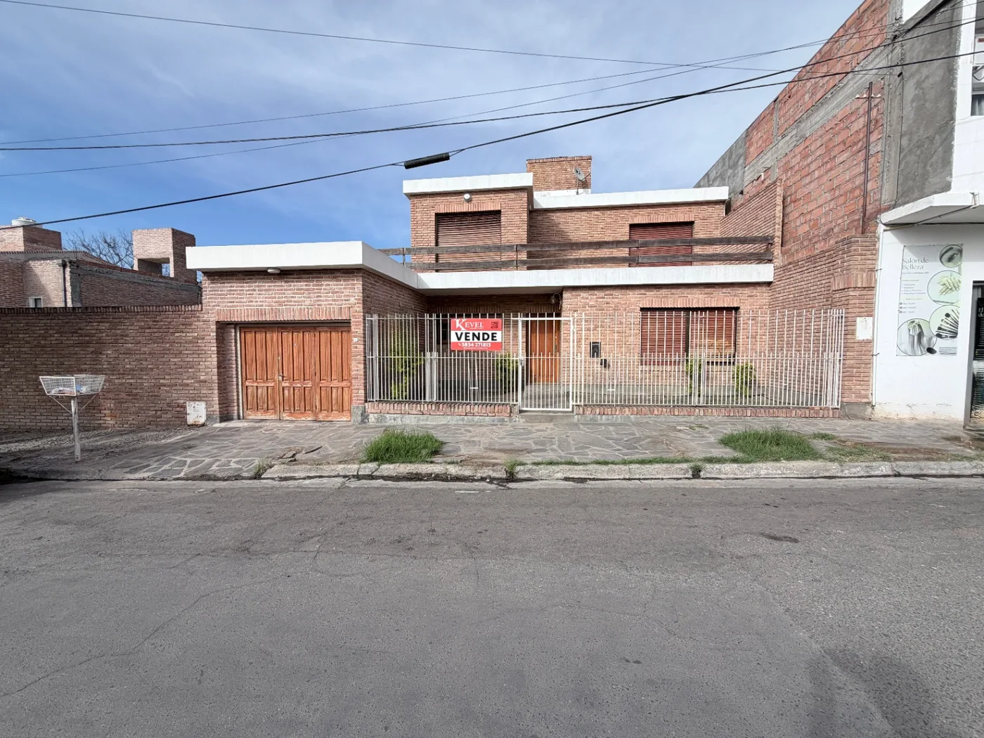 Casa de 3 dormitorios a 100m de av. Galindez