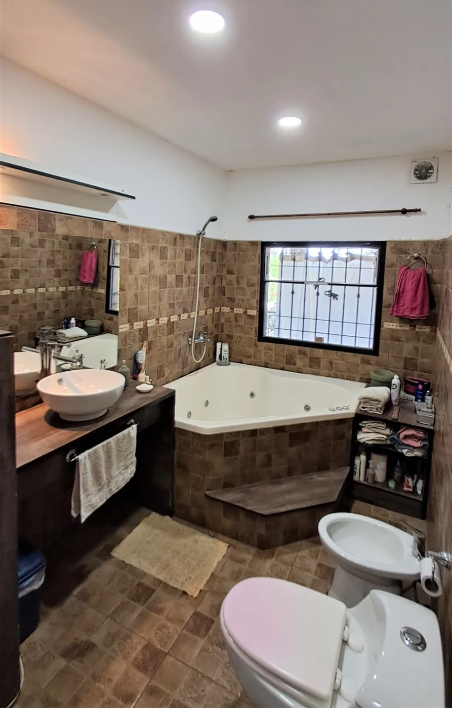 Casa en venta de 5 dormitorios c/ cochera, foto 11