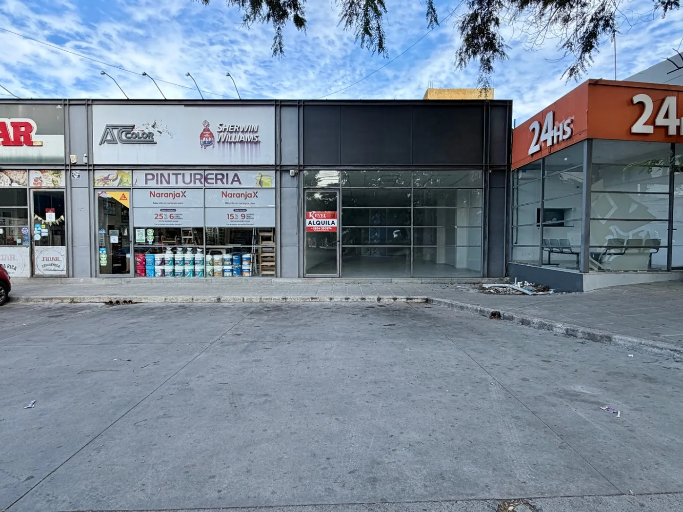 Local sobre av. Ocampo