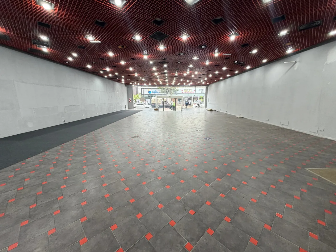 Importante local comercial a 50m de la plaza principal, foto 3