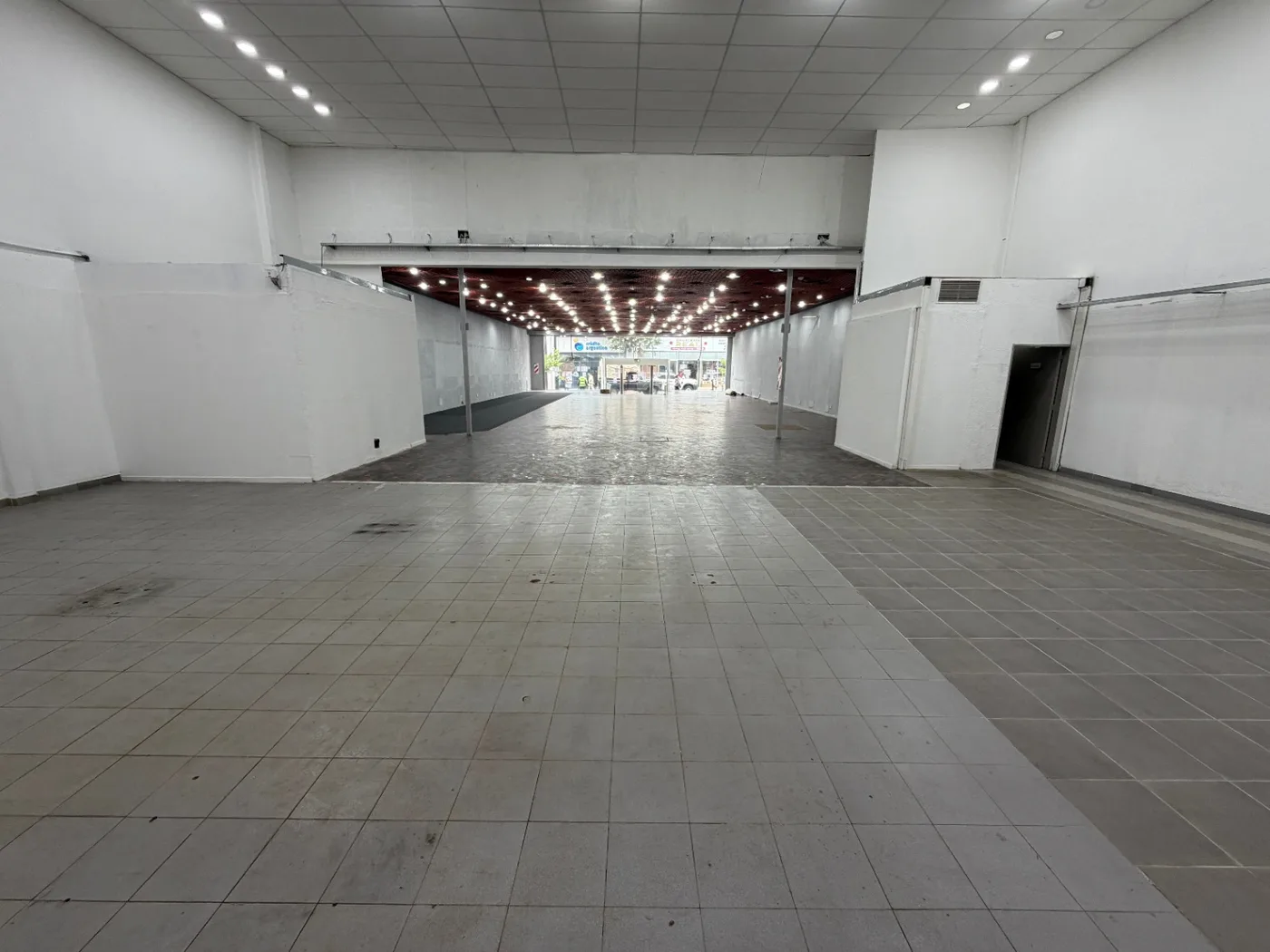 Importante local comercial a 50m de la plaza principal, foto 5