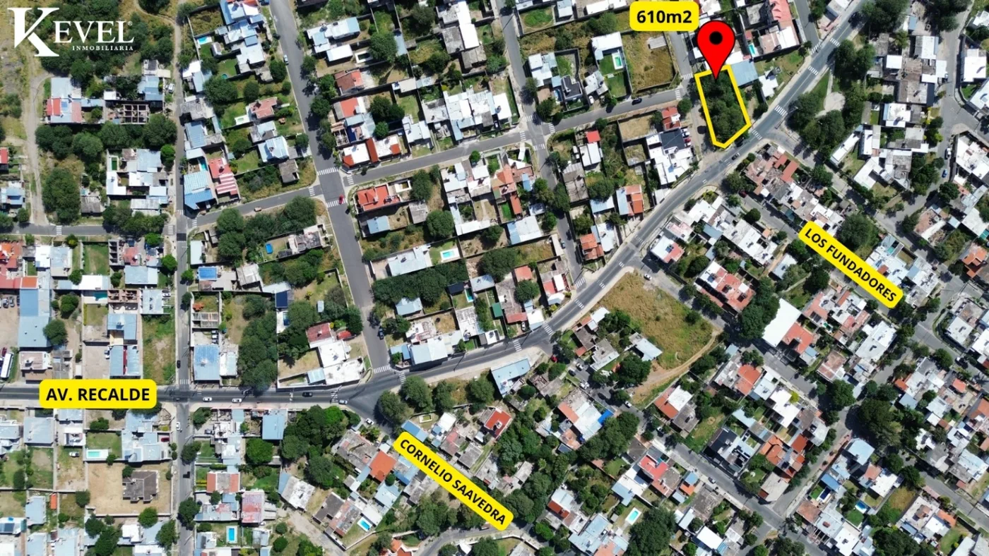 Terreno en esquina sobre av. Recalde