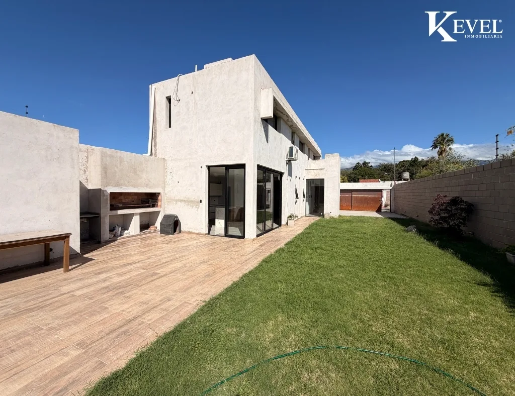 Casa de 2 dormitorios con pileta