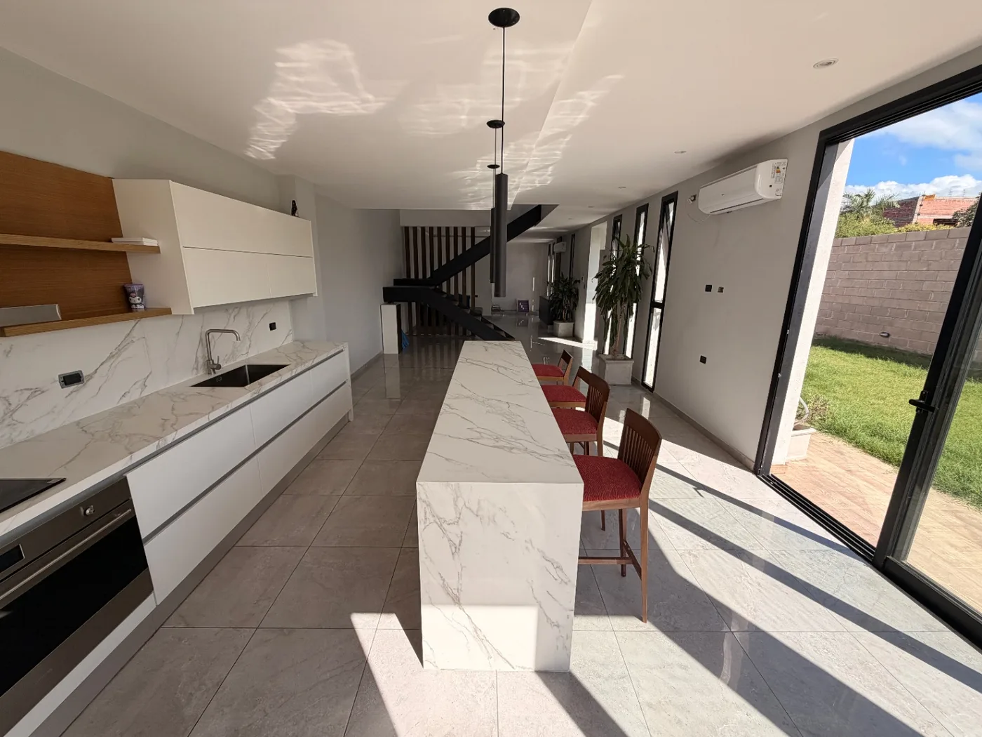 Casa de 2 dormitorios con pileta, foto 2