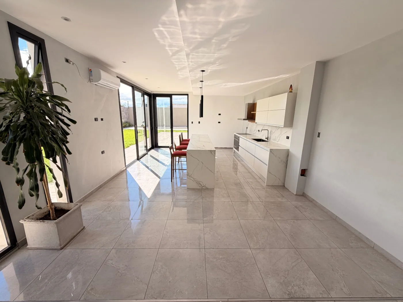 Casa de 2 dormitorios con pileta, foto 3