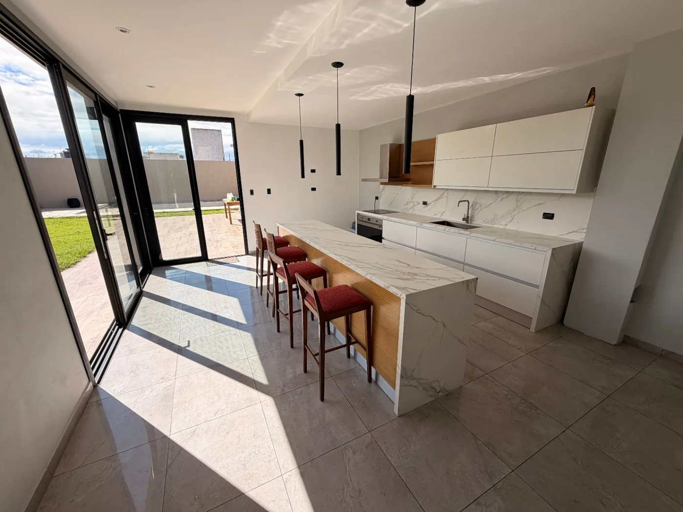Casa de 2 dormitorios con pileta, foto 4