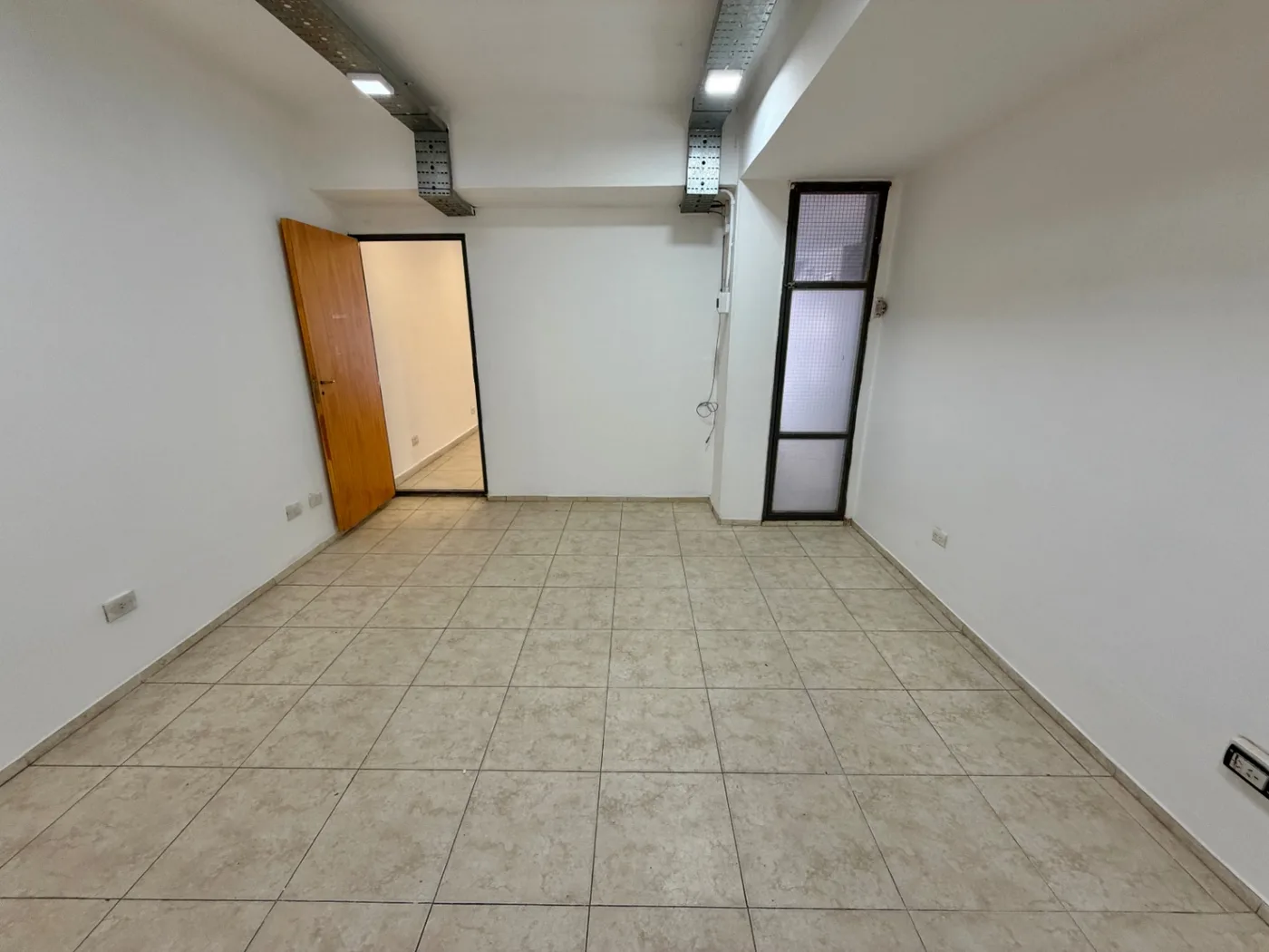 Una oficina en galeria frente la unca, foto 5