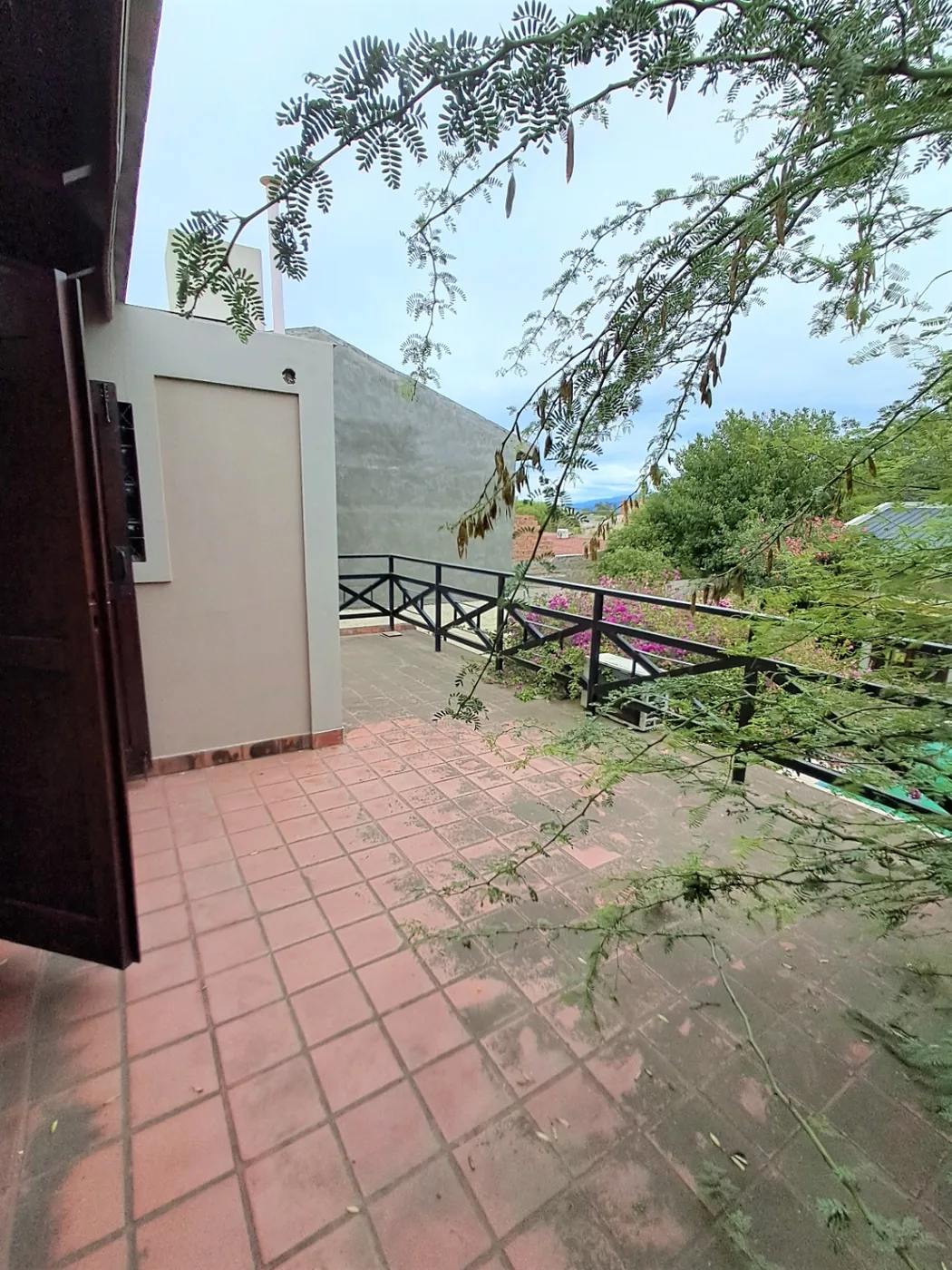 Casa de primer nivel con pileta, zona predio ferial, foto 6