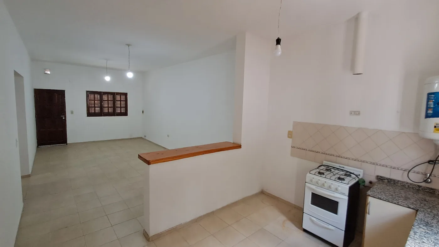 Casa de 2 dormitorios en B° lomas del tala, foto 3