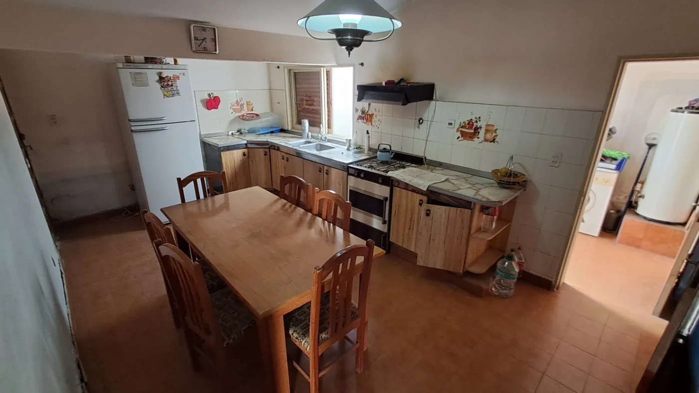 Casa de 4 dormitorios con cochera y patio. Titulos perfectos, foto 5