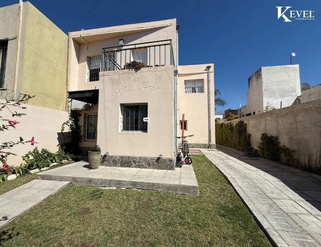 Casa de 3 dormitorios con pileta