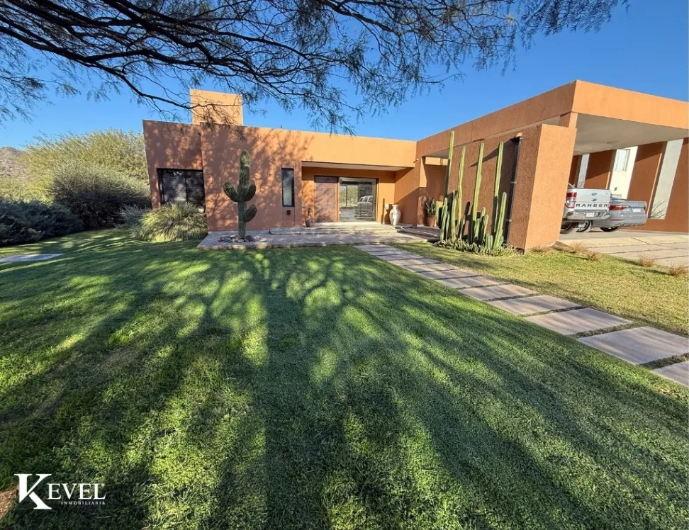 Importante casa en country chacras del valle