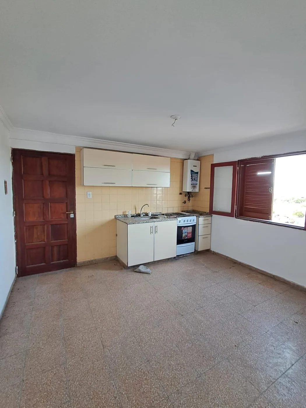 Departamento de 2 dormitorios, 4to piso por escaleras
