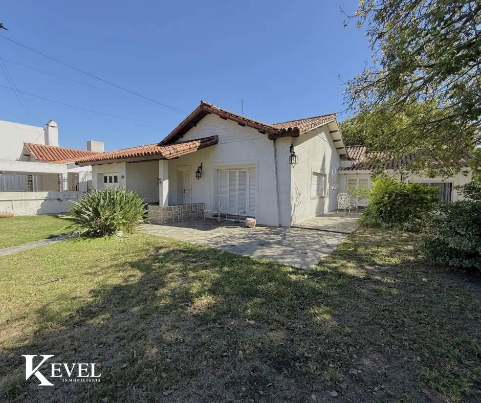 Casa de 3 dormitorios en villa parque chacabuco