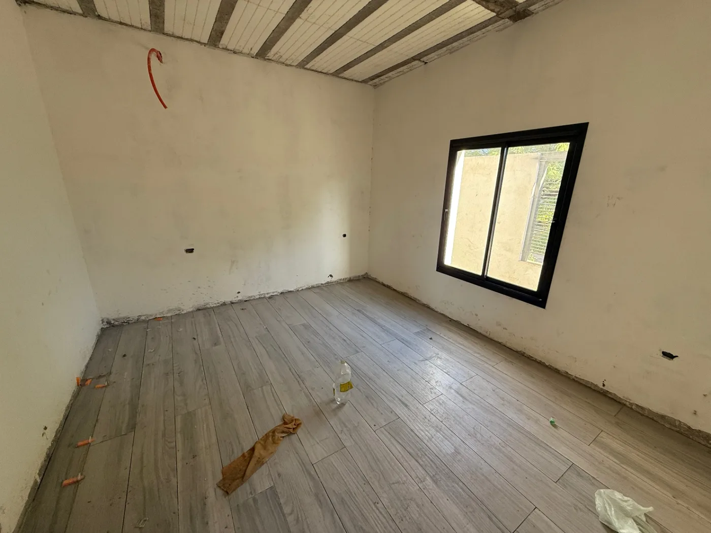 Casa de 3 dormitorios sin terminar, foto 3