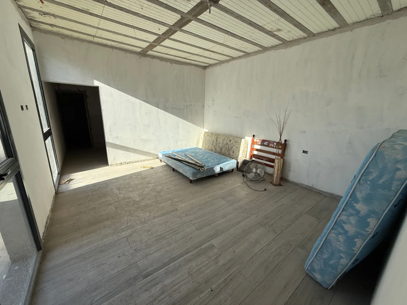 Casa de 3 dormitorios sin terminar, foto 5
