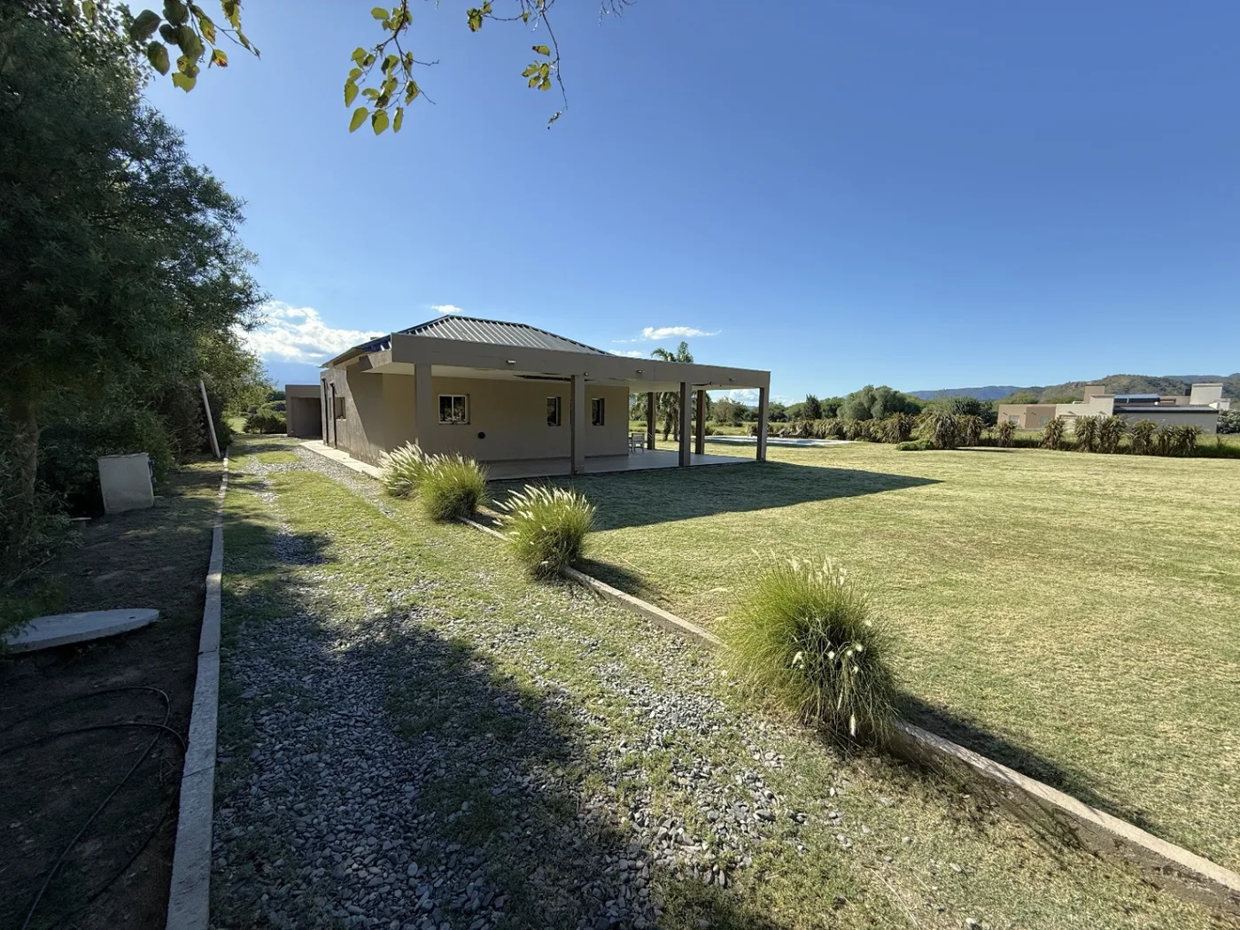 Casa de 3 dormitorios con pileta, foto 2