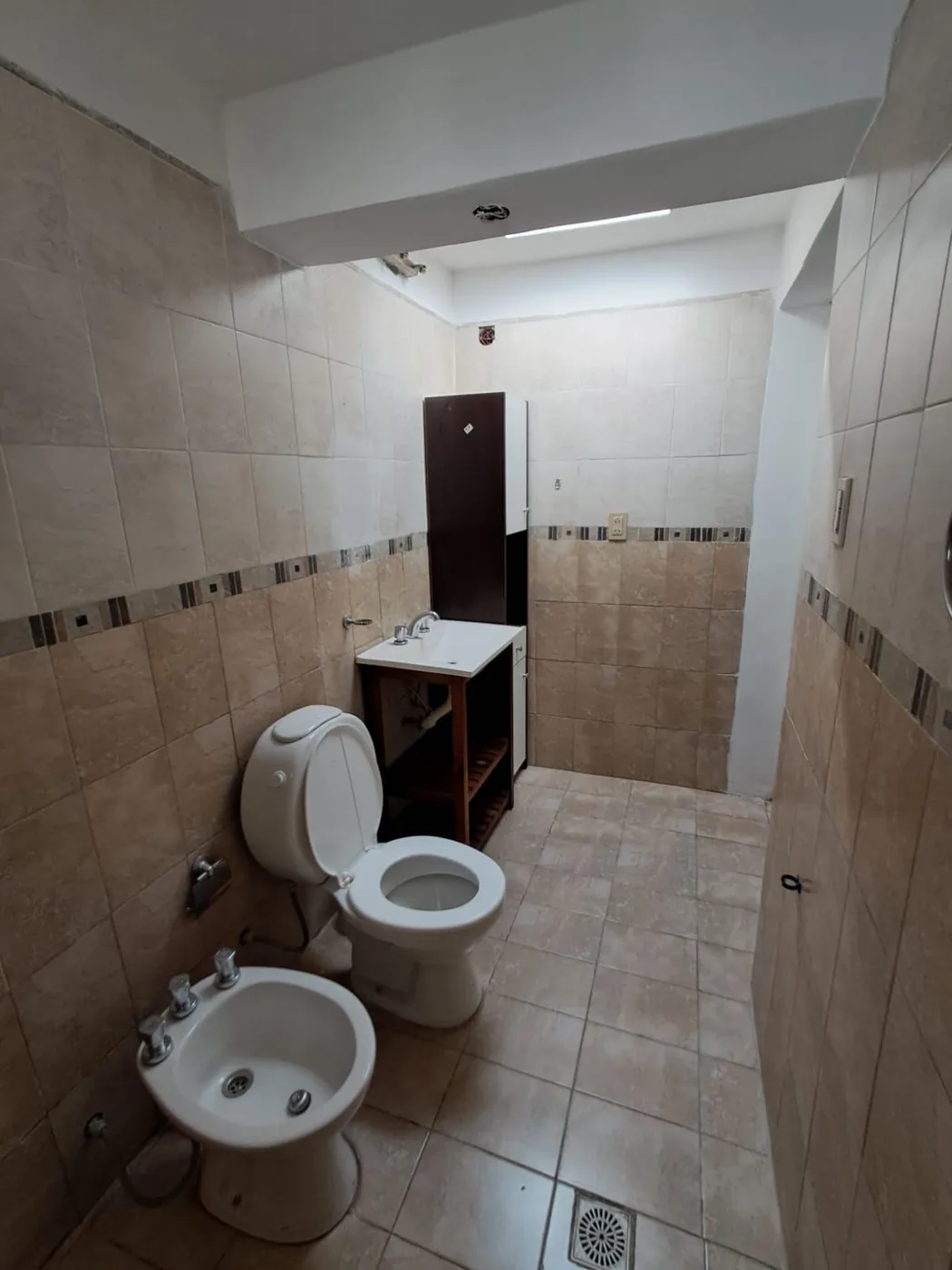 Casa de 3 dormitorios, patio, pileta y cochera, foto 6