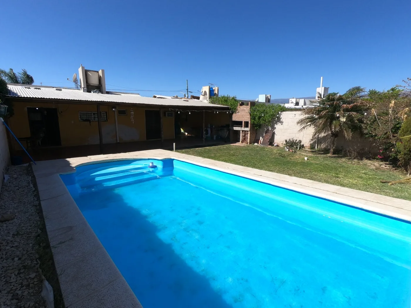 Casa de 3 dormitorios, patio, pileta y cochera, foto 12