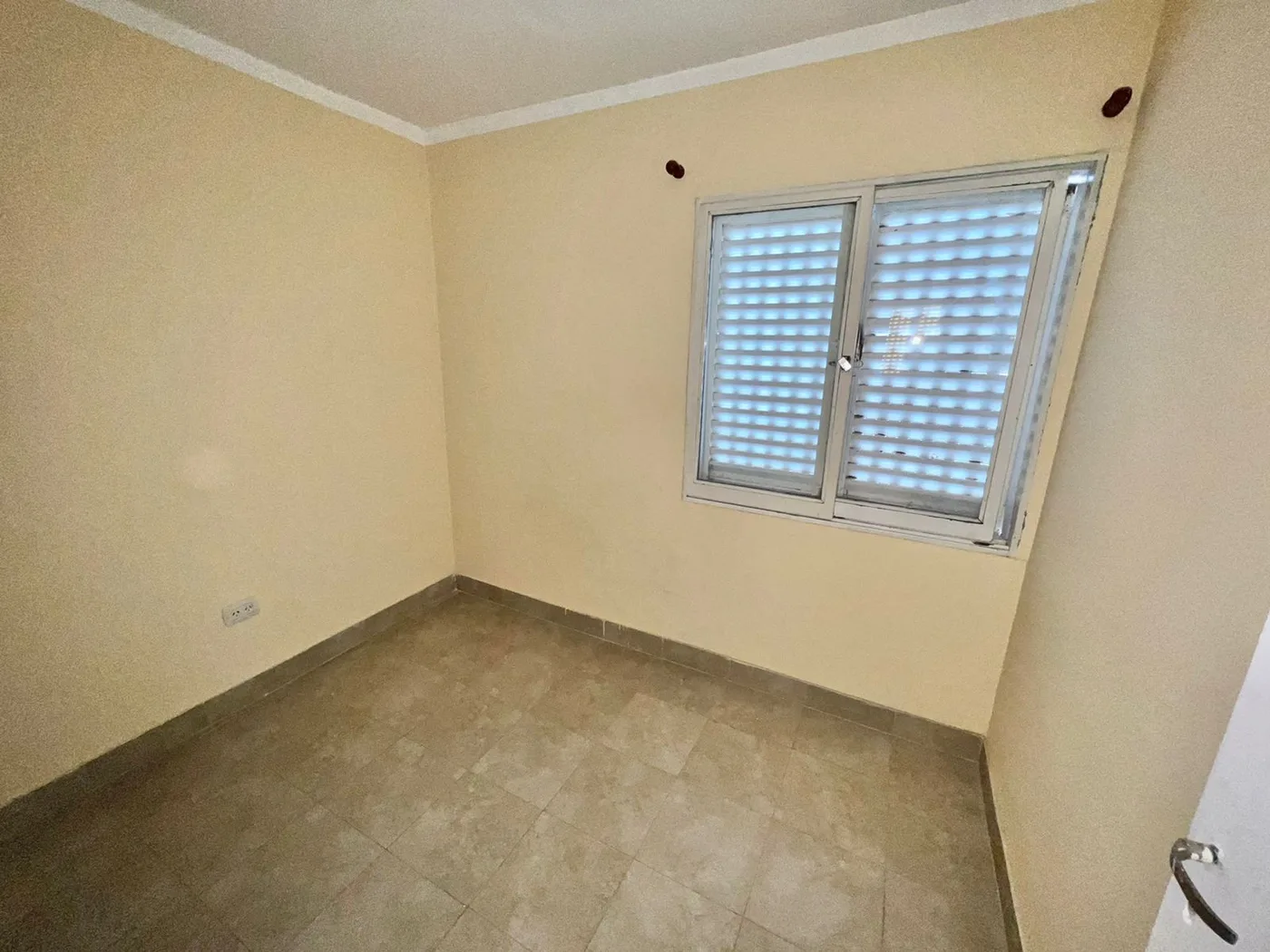 Departamento de 2 dormitorios, cocina comedor y baño, ubicado en zona oeste, foto 5