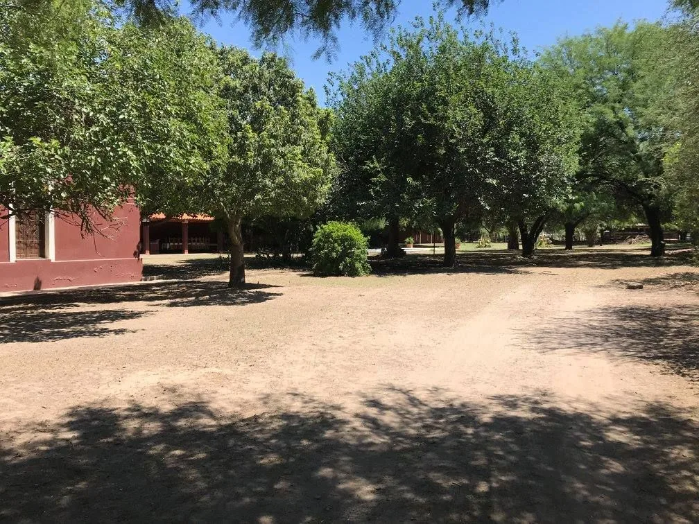 Casa quinta de 2 dormitorios con pileta, establo y quincho, foto 6