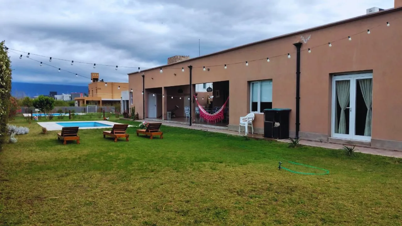 Casa de 4 dormitorios nivel ejecutivo con pileta, foto 10