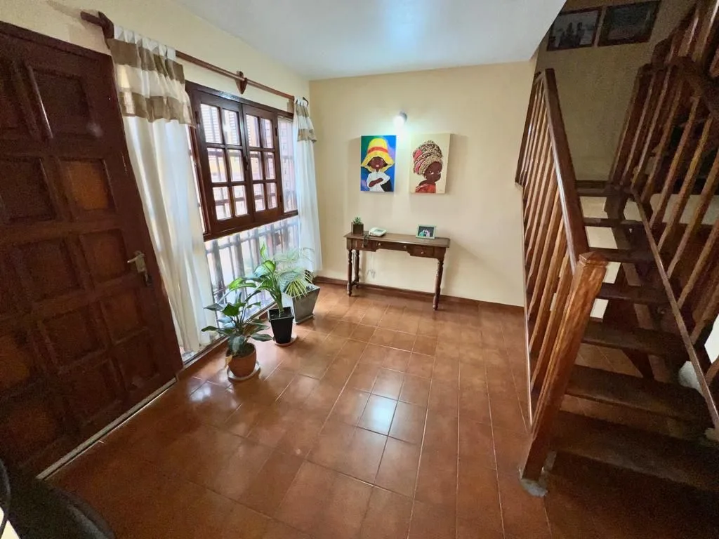 Casa de 3 dormitorios, B° achachay, foto 3