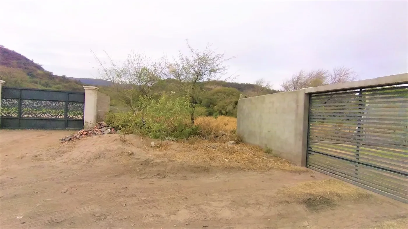 Lote con servicio de luz y agua. Titulos perfectos, foto 2