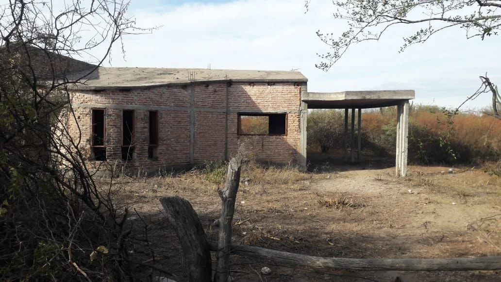 Casa de 4 dormitorios sin terminar., foto 4