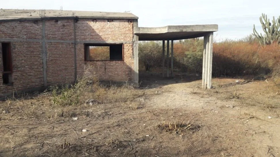 Casa de 4 dormitorios sin terminar., foto 5
