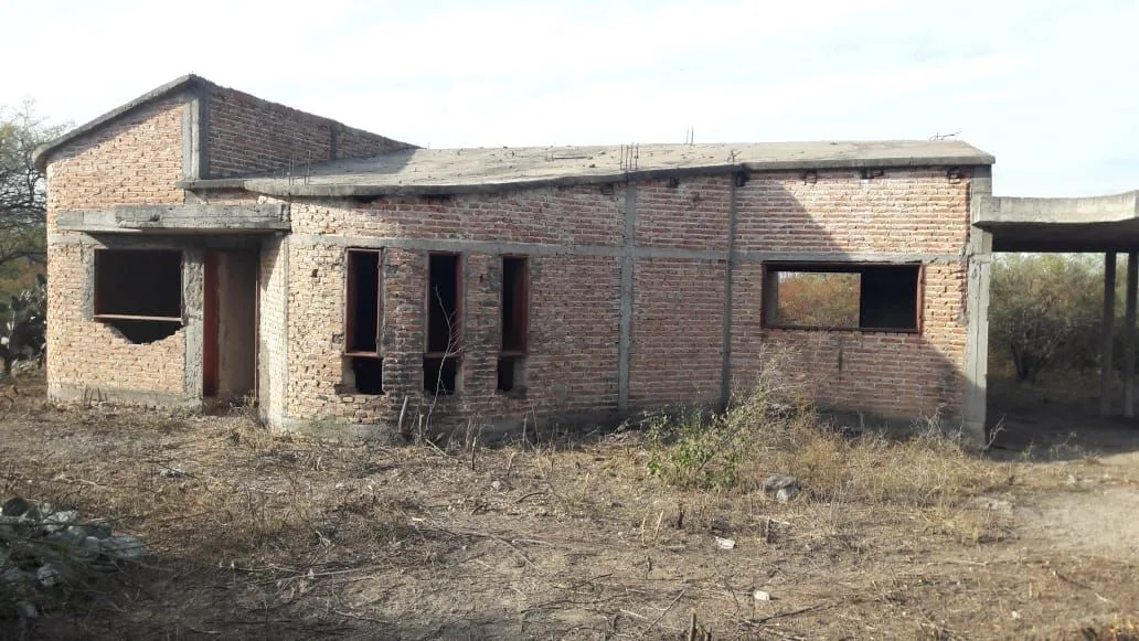 Casa de 4 dormitorios sin terminar., foto 6